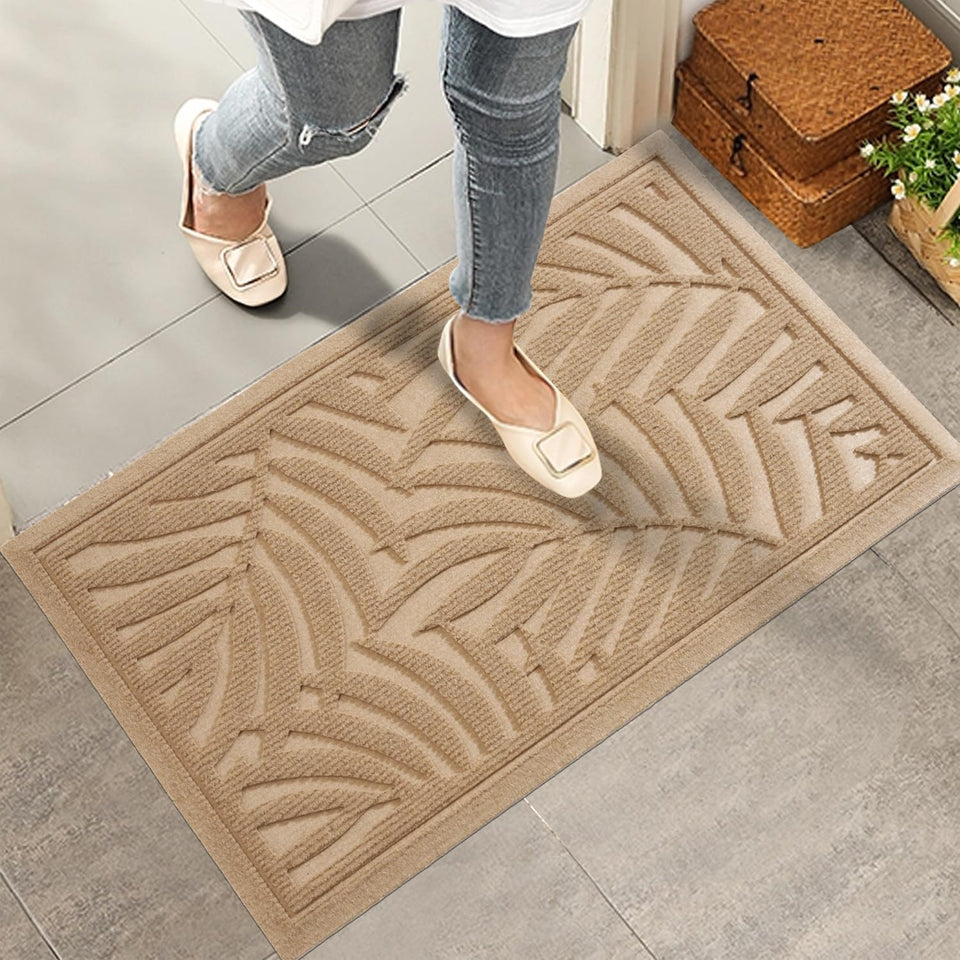 HIYARD front door mat absorbent surface captures moisture to protect indoor floors