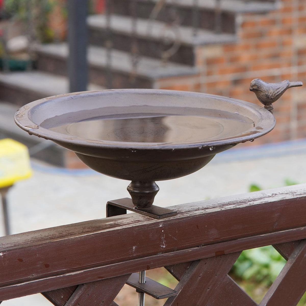 HLQMFHT outdoor bird bath decor boosts garden ambience and bird activity