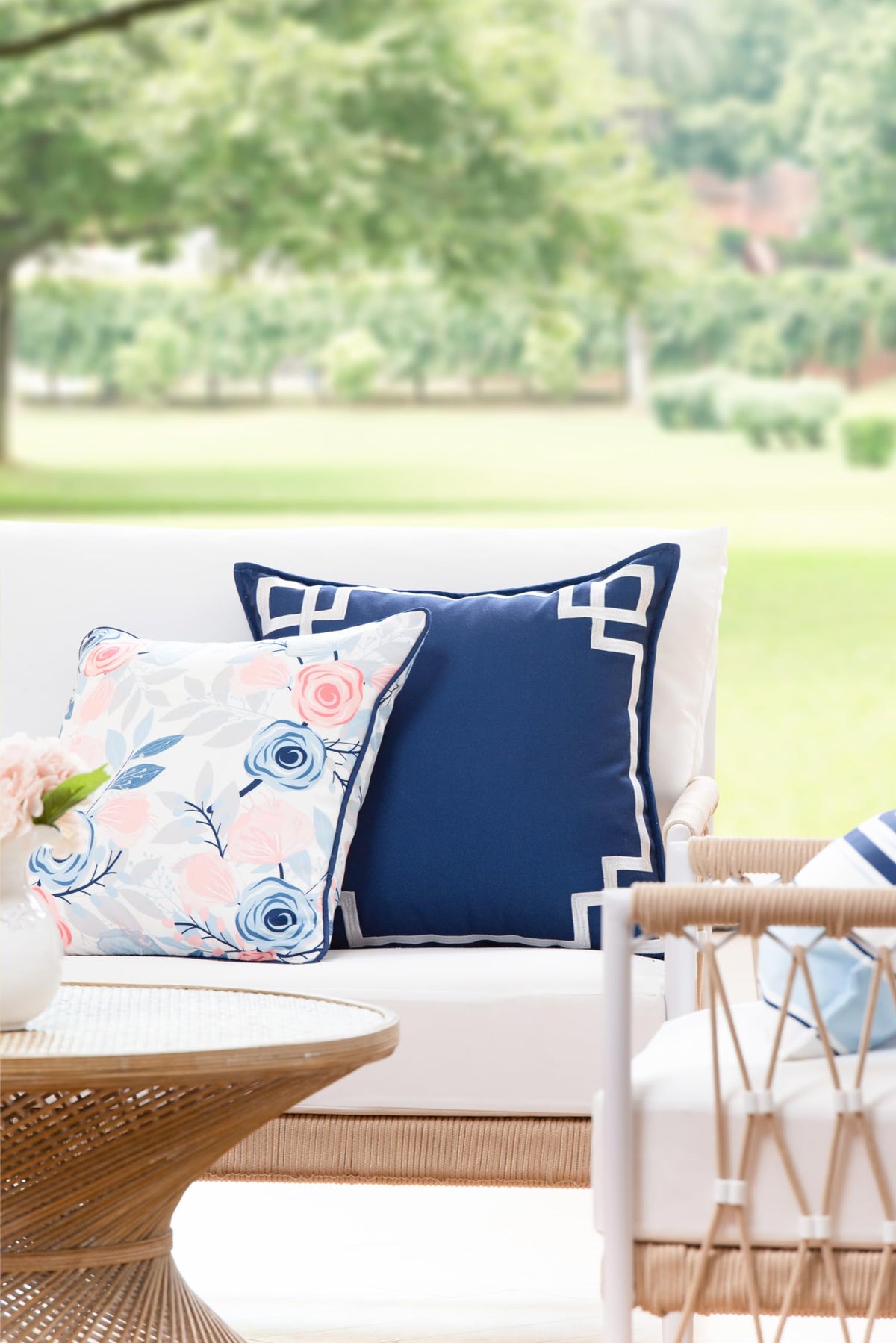 Hofdeco Premium cover reverse navy solid, versatile styling for seasonal transitions.