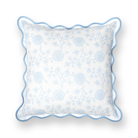 Hofdeco Premium 20x20 inch cover on outdoor seating arrangement.