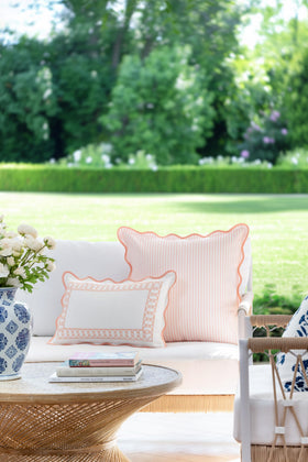 Hofdeco Premium scalloped-edge detail on blush pink pillow cover adds charm to patio seating