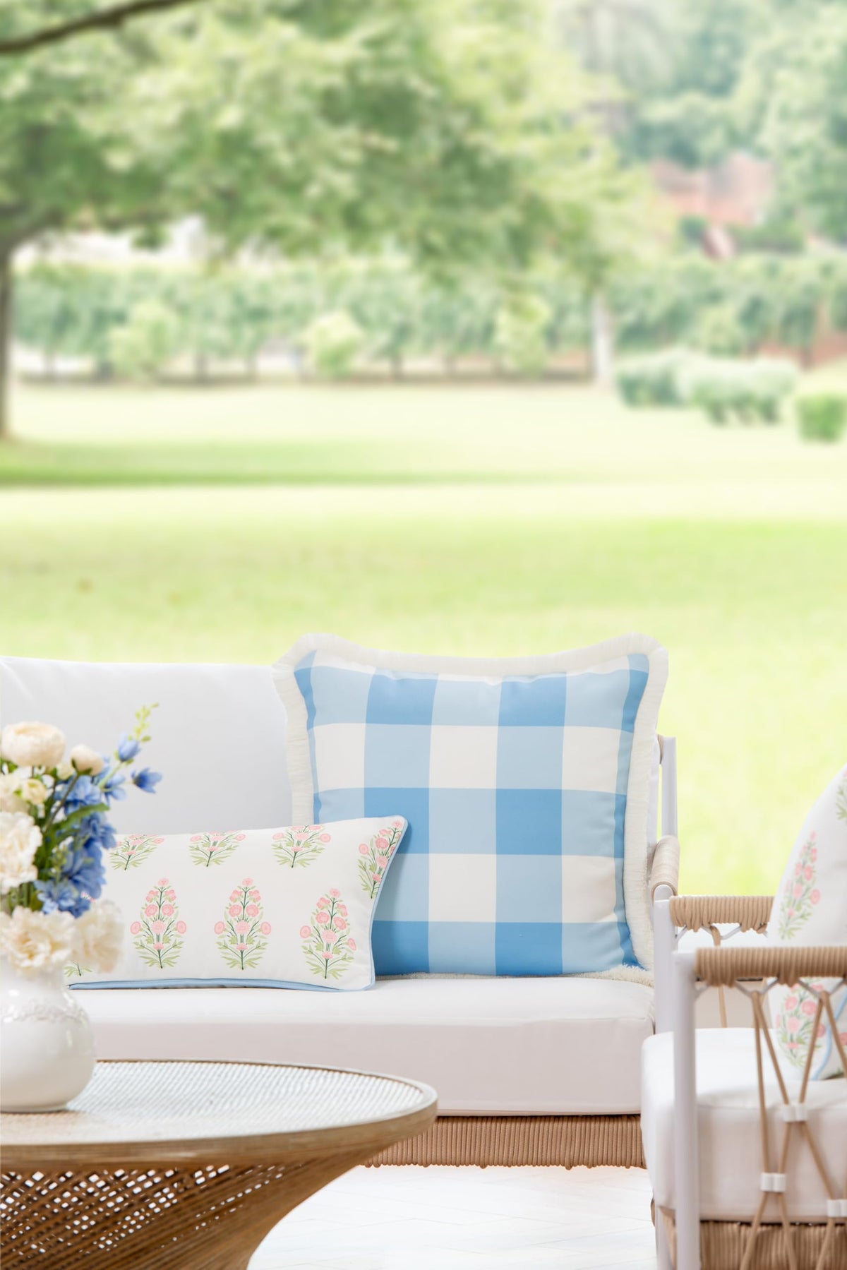 Hofdeco Premium floral-pattern pillow-cover for sofas and decks, adds seasonal charm.