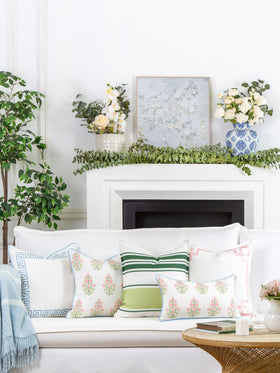 Hofdeco Premium weather-resistant outdoor pillow cover in polyester for yard and patio.