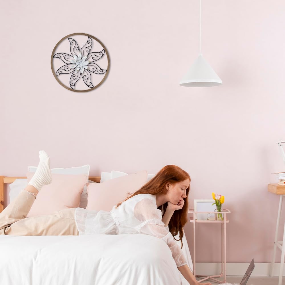 Hogardeck white flower ornament brightens spaces with a clean, fresh feel.