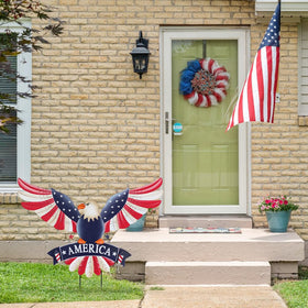 Hogardeck weatherproof eagle stake with hand-painted details keeps colors bright through seasons.