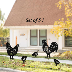 Hokfirm hen statue provides weatherproof garden decoration for year-round display.