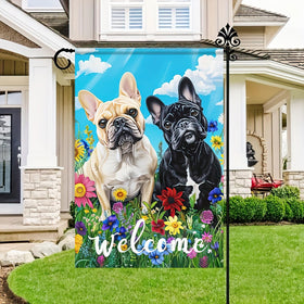 HOMETITUTE Outdoor flag delivers cheerful spring vibes for outdoor spaces.
