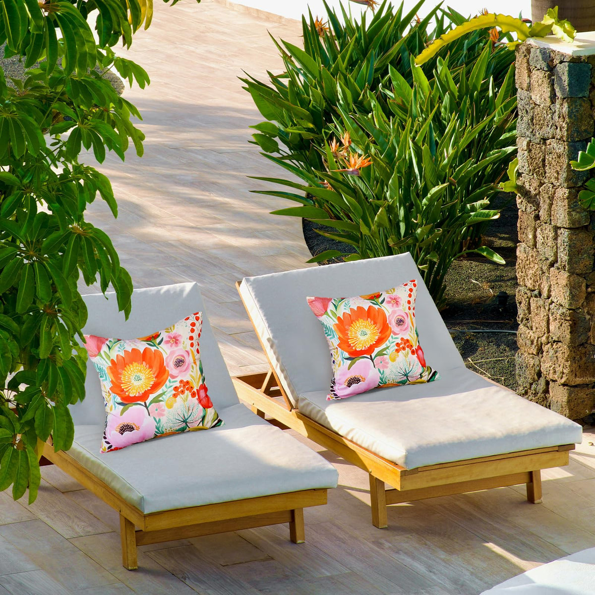 HOMFREEST 18x18 inch pillow cover fits standard inserts for easy decor updates.