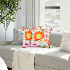 HOMFREEST waterproof pillow cover close-up showing durable outdoor fabric.