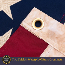 Embroidered 13-star pattern on the Homissor Betsy Ross flag honors history.