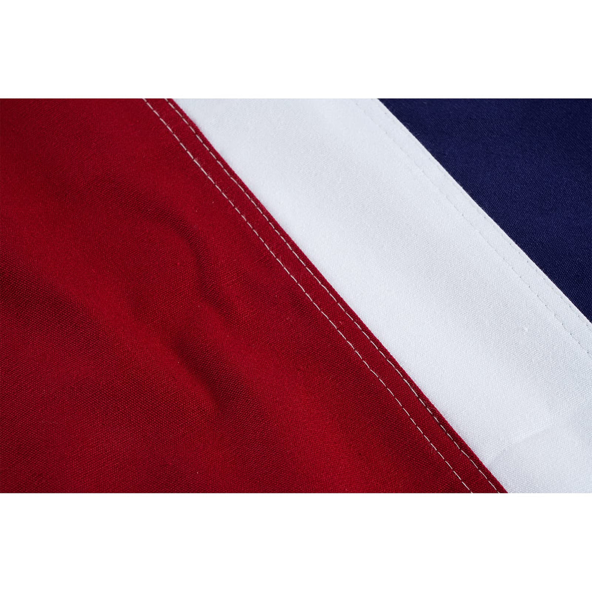 Homissor embroidered edges and reinforced seams for reliable outdoor performance
