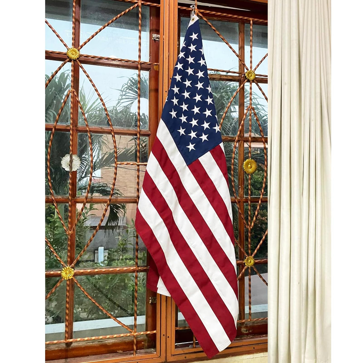 Homissor American flag blends luxury texture with patriotic display in any setting