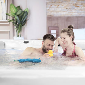 Homlynn spa use scene shows improved water feel and a more enjoyable soak