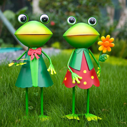 HONGLAND 3D frog yard art brightens the lawn with whimsical color.