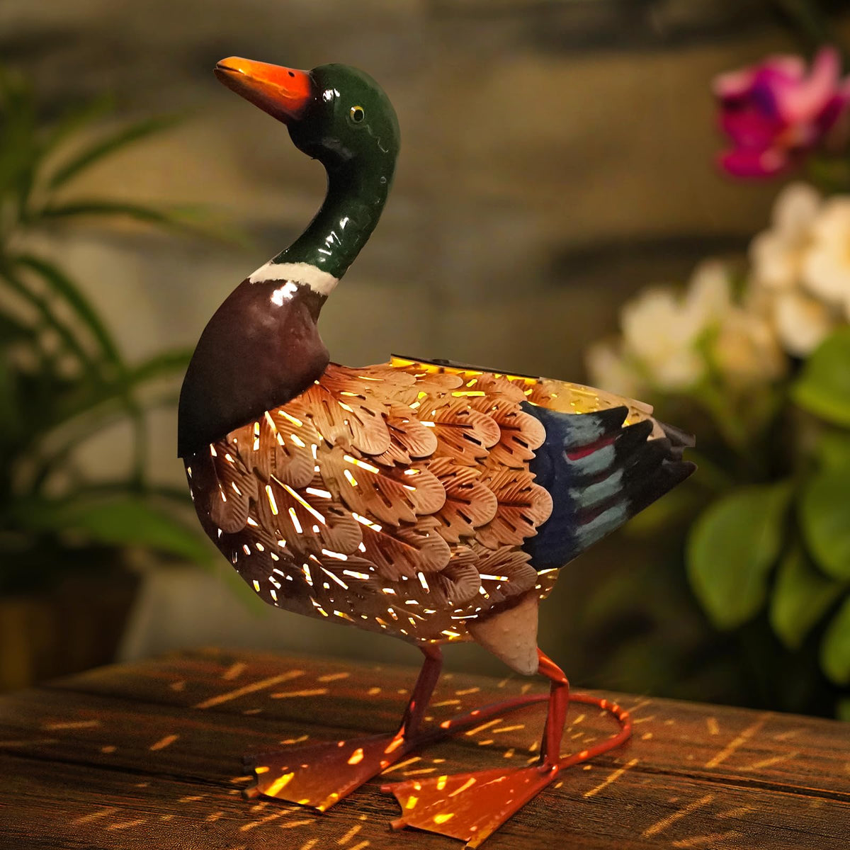 HONGLAND duck garden statue with LED lighting for evenings