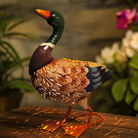 HONGLAND duck garden statue with LED lighting for evenings