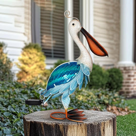 HONGLAND hand-knocked metal texture adds lifelike feather detail.