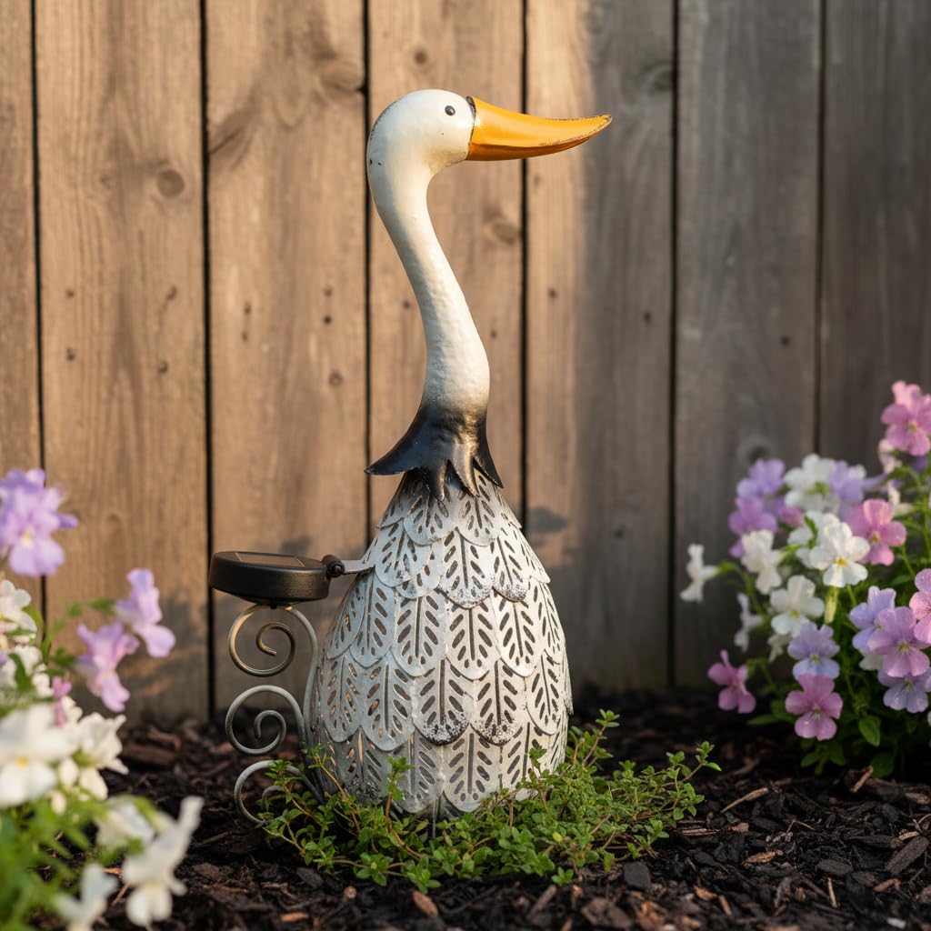 HONGLAND solar goose yard decor glows softly at night for curb appeal.