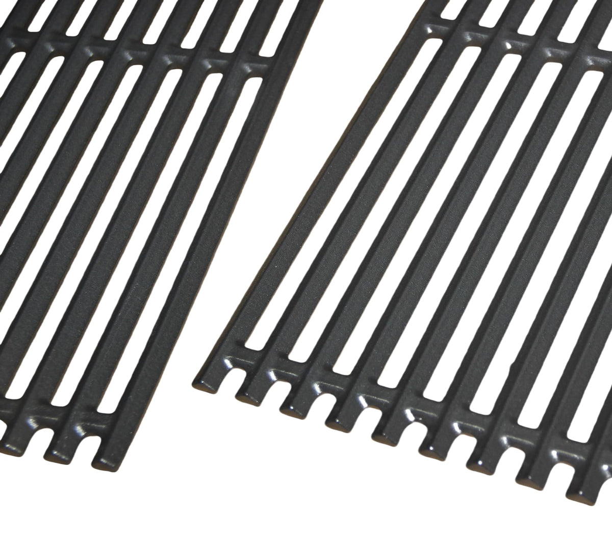 Hongso 17-inch cast iron grate close-up shows seasoned surface and heat retention.