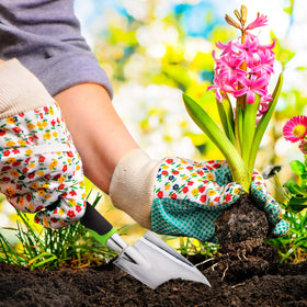 Honoson durable rust-resistant garden tool built to last in soil work.