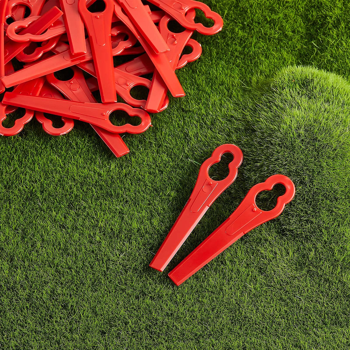 Blades are 83 mm long with 12 mm or 7 mm holes for garden trimmers.