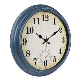 Horizent easy-hang back slot clock for simple mounting
