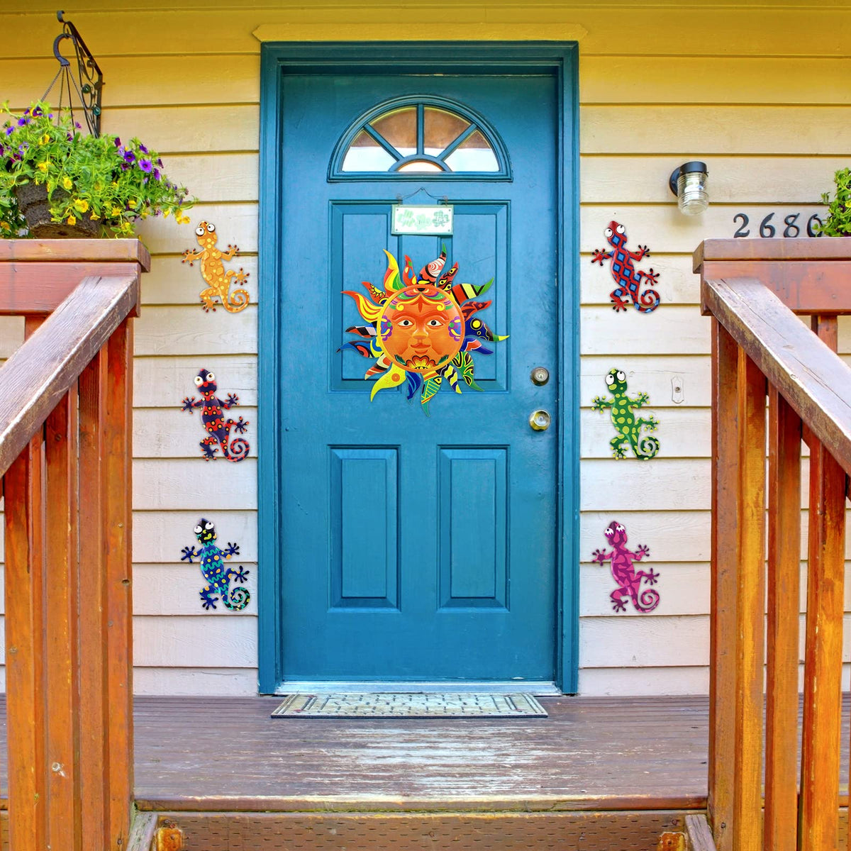 Hotop gecko violet piece creates eye-catching indoor accents