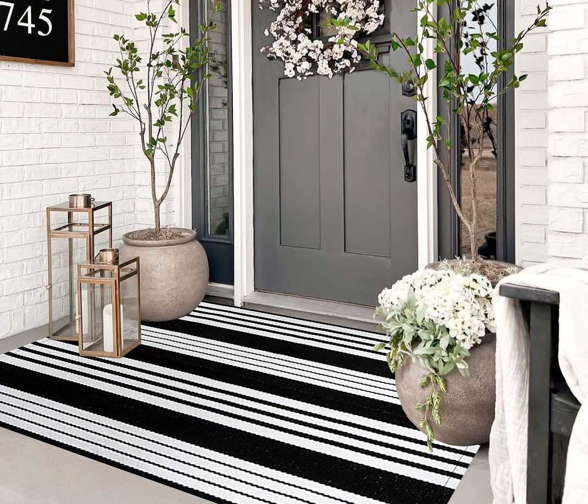 HOXCIK machine washable rug for easy care