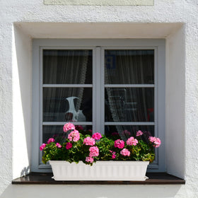 HOXHA wide rectangular planter fits narrow windowsills and balconies for vegetables.