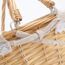 HOZEON picnic basket in willow for outings and gatherings.