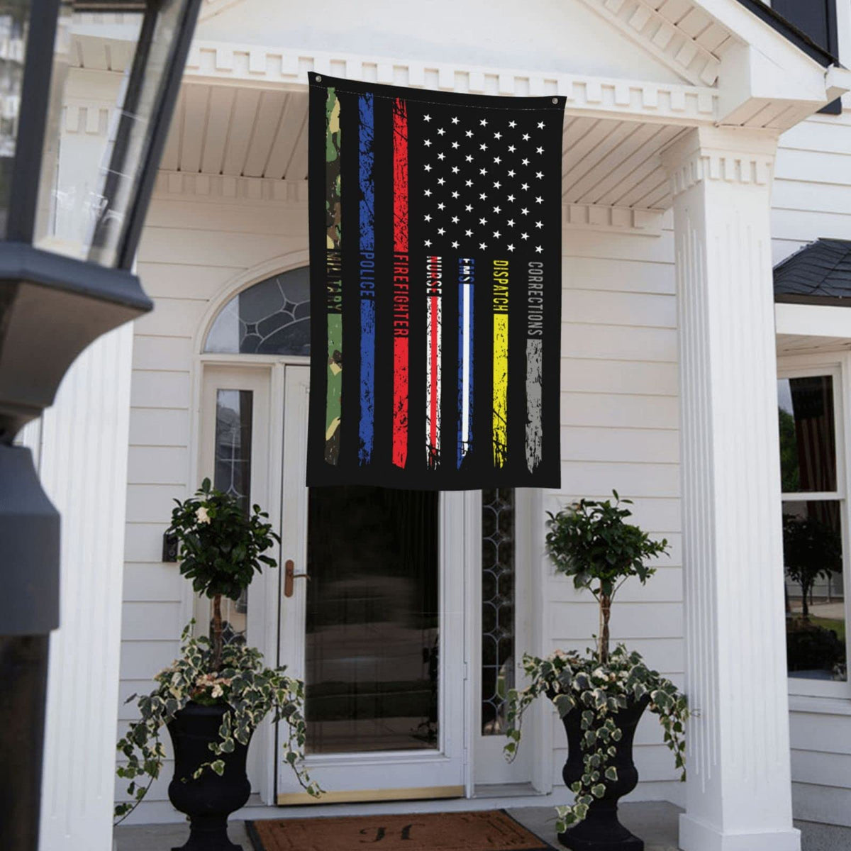 HUFURI fade-proof-prints-flag-3x5 resists sun and weather.