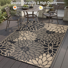 HUGEAR portable foldable camping rug with carrying bag