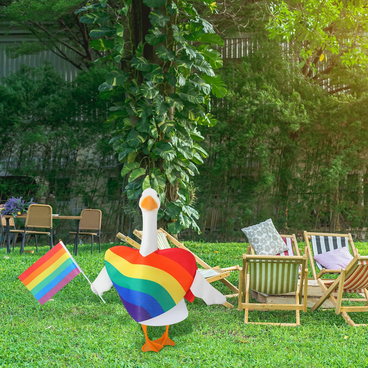Huhumy Heart Shape Pride Goose Ensemble adds playful charm.