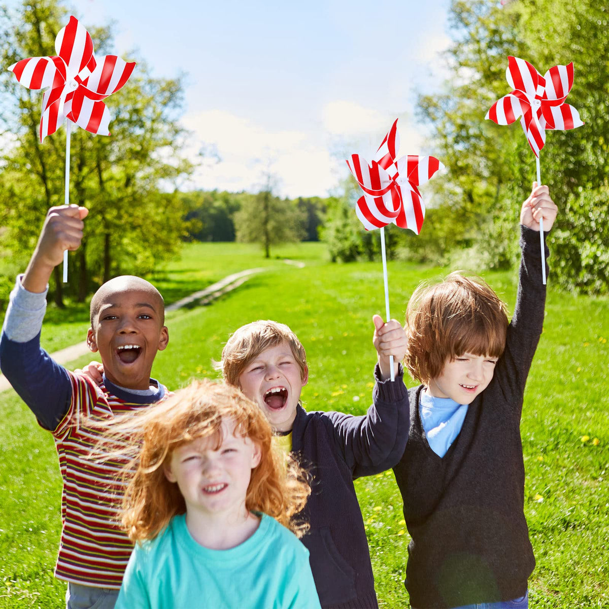 Hungdao photo prop pinwheels enhance party shots with motion.