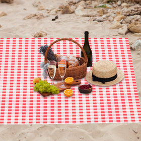 HunnmingRe waterproof and oil-proof surface for clean seating on damp ground