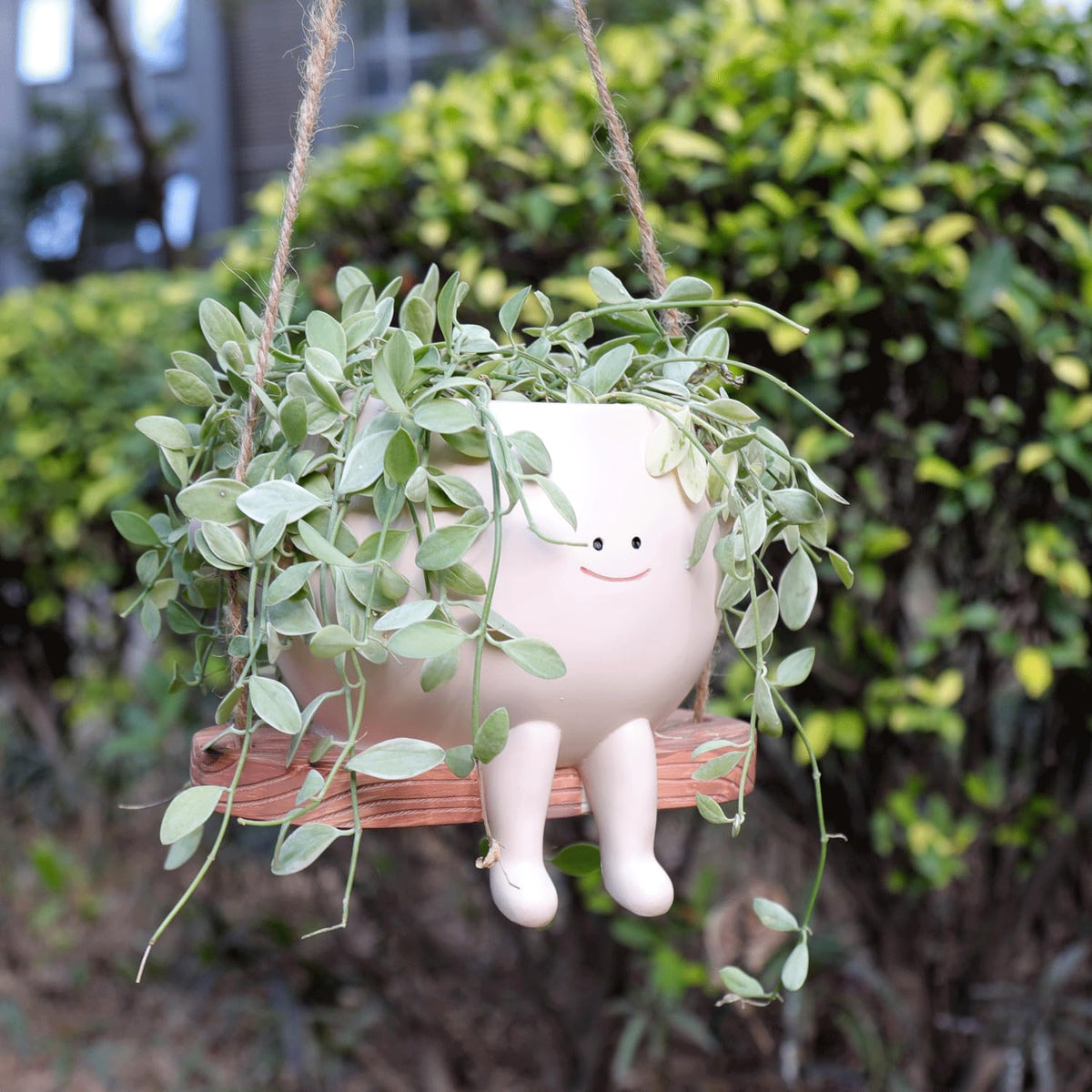 HUNTHAWK large swinging smiley face pot for indoor outdoor decor and plant display