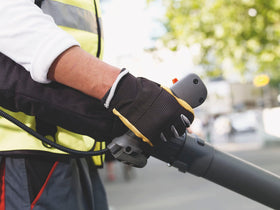 Husqvarna 350BT ergonomic offset handle improves control