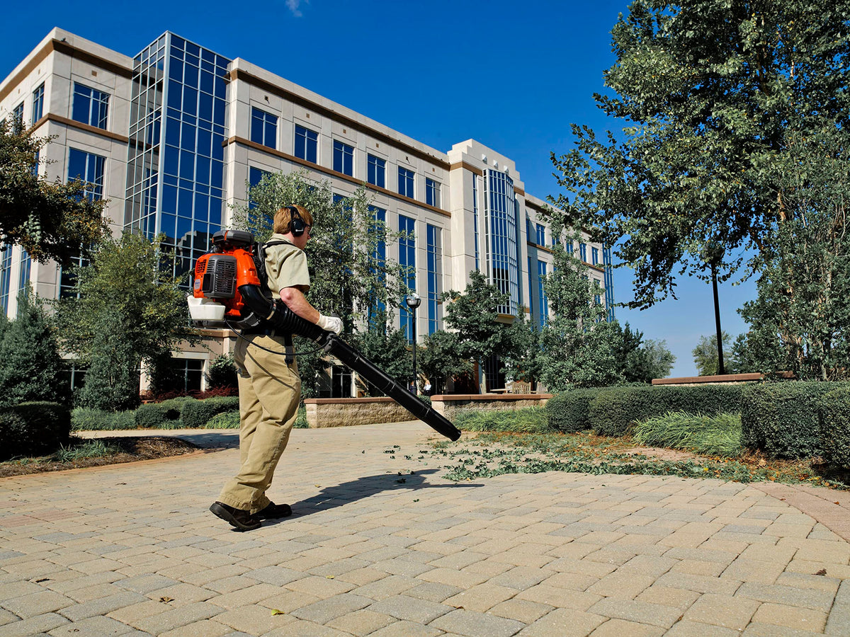 Husqvarna 350BT padded harness for comfortable extended use