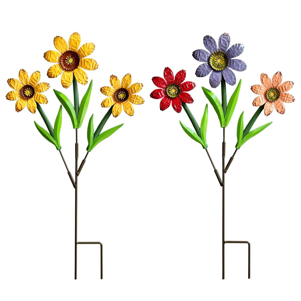 HUTHDAK metal flowers create a striking outdoor focal point.