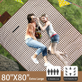 HX&OD waterproof bottom keeps you dry on damp grass and sand.