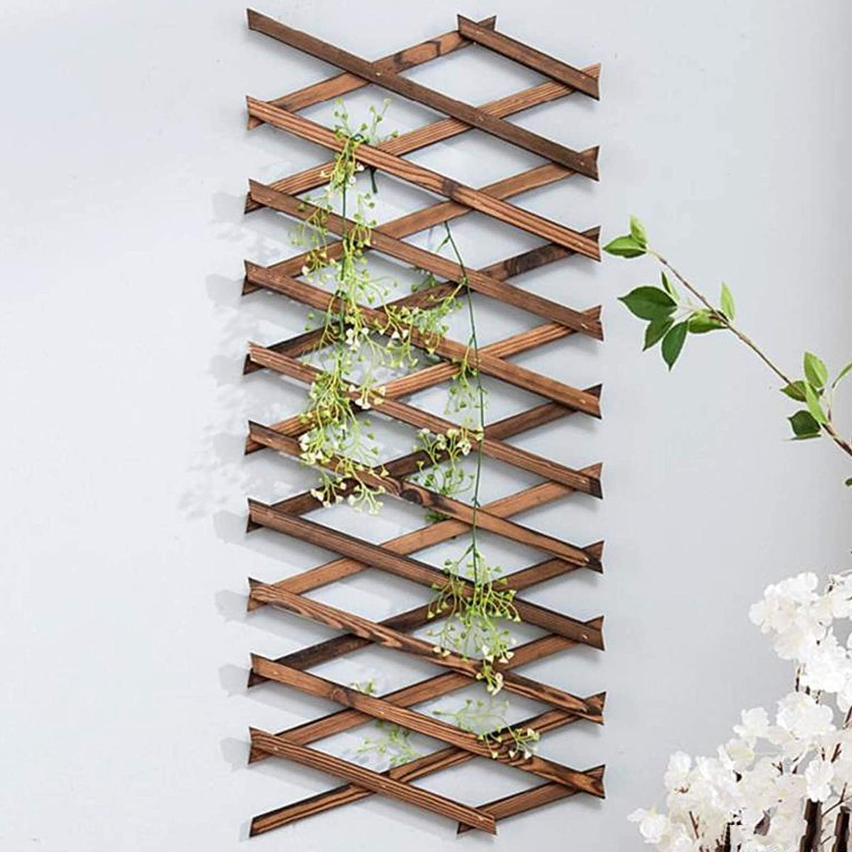 Iceyyyy thick anticorrosive wood material emphasizes durability and eco-friendly construction.