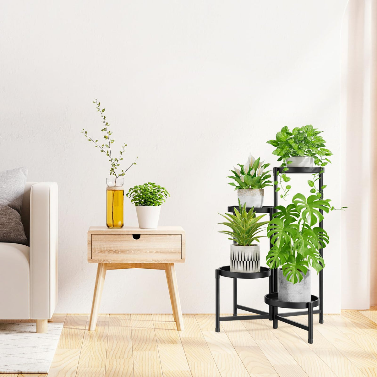 iDavosic.ly stable triangular footing protects floors and keeps pots steady.