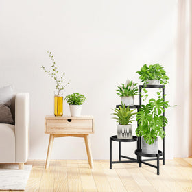 iDavosic.ly stable triangular footing protects floors and keeps pots steady.