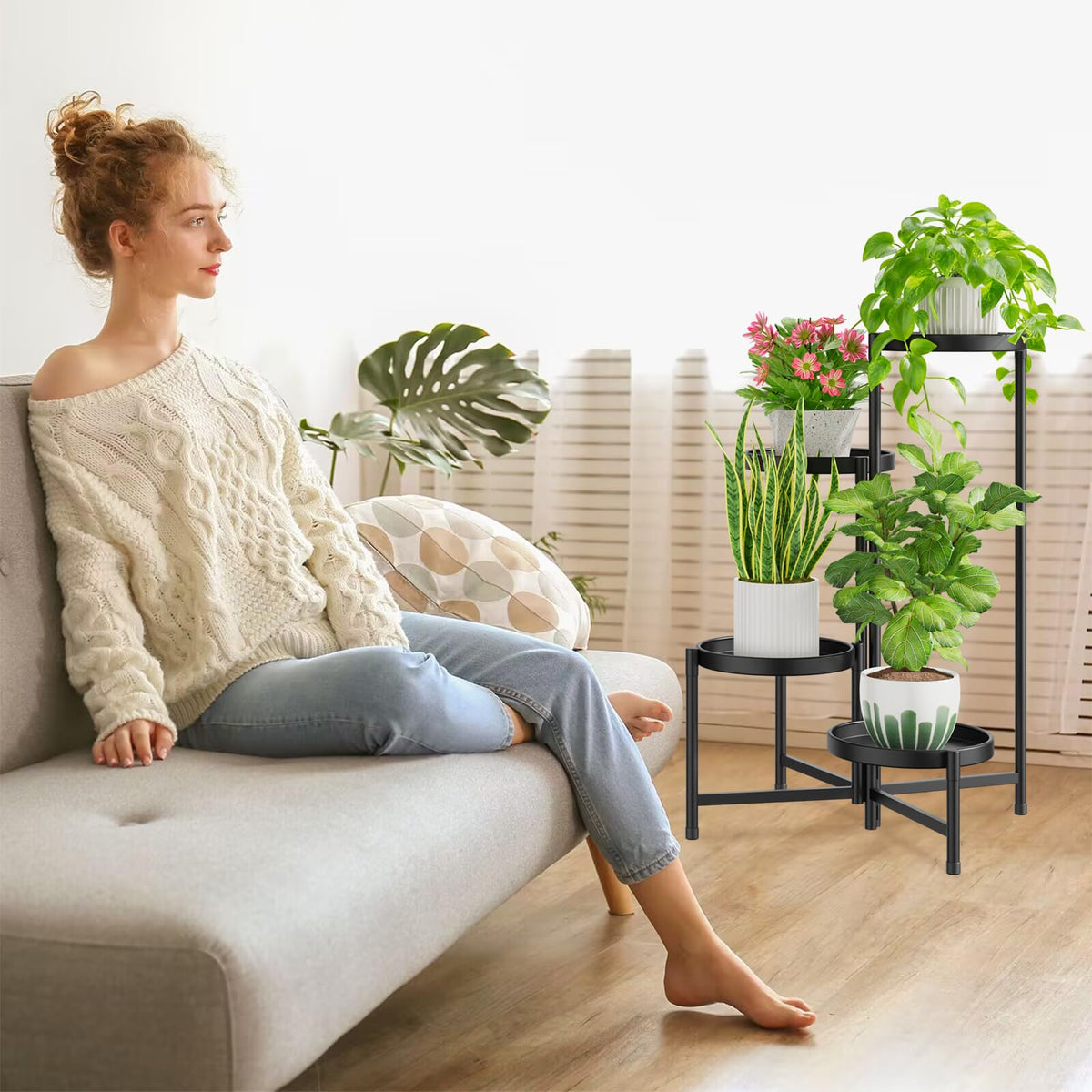iDavosic.ly tiered layout optimizes sunlight exposure for plants.