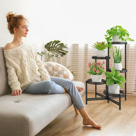 idavosic.ly stable triangular footing keeps pots steady and floors protected.