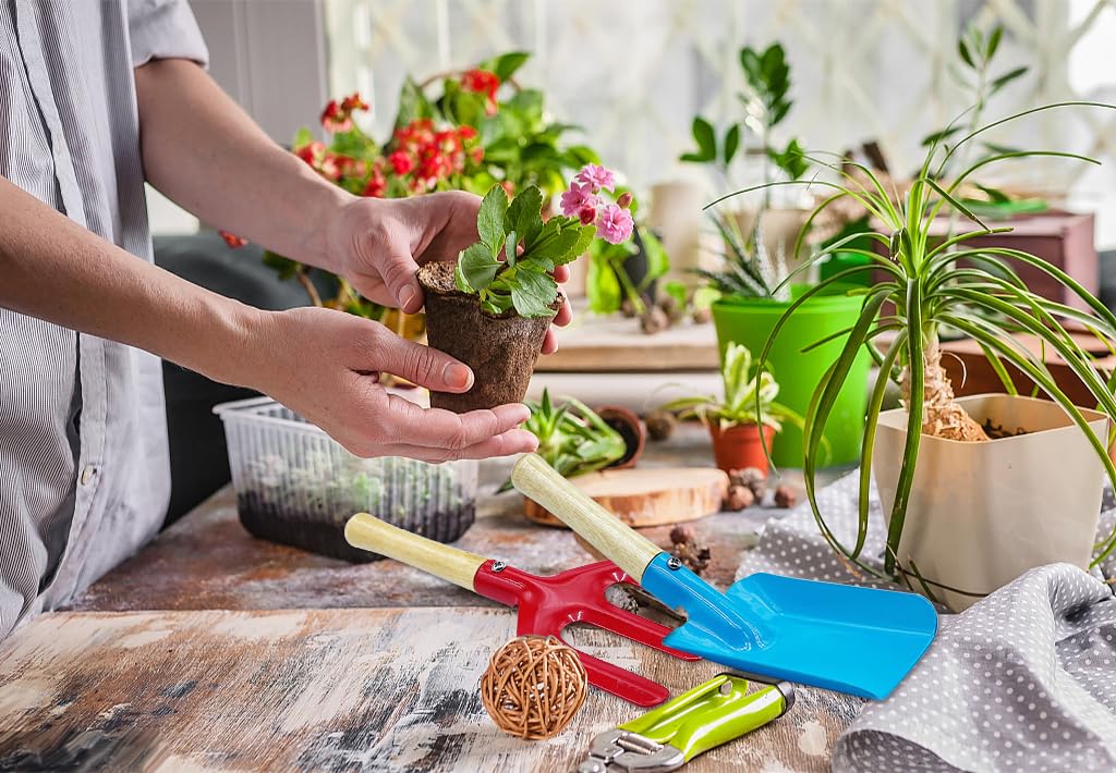 IELEK fork tool for gentle soil loosening with little hands