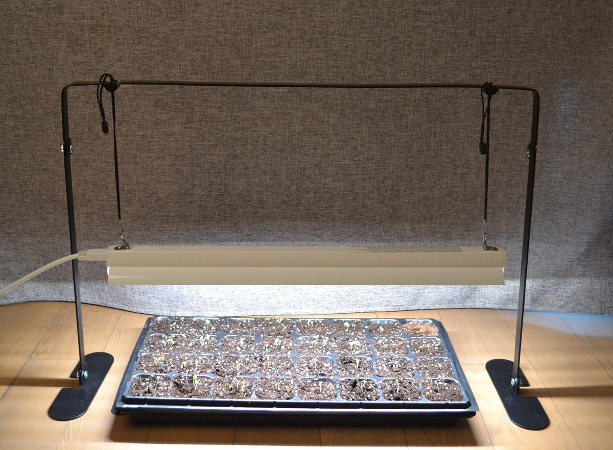 iGrowtek wide-reflector design maximizes coverage for more seedlings