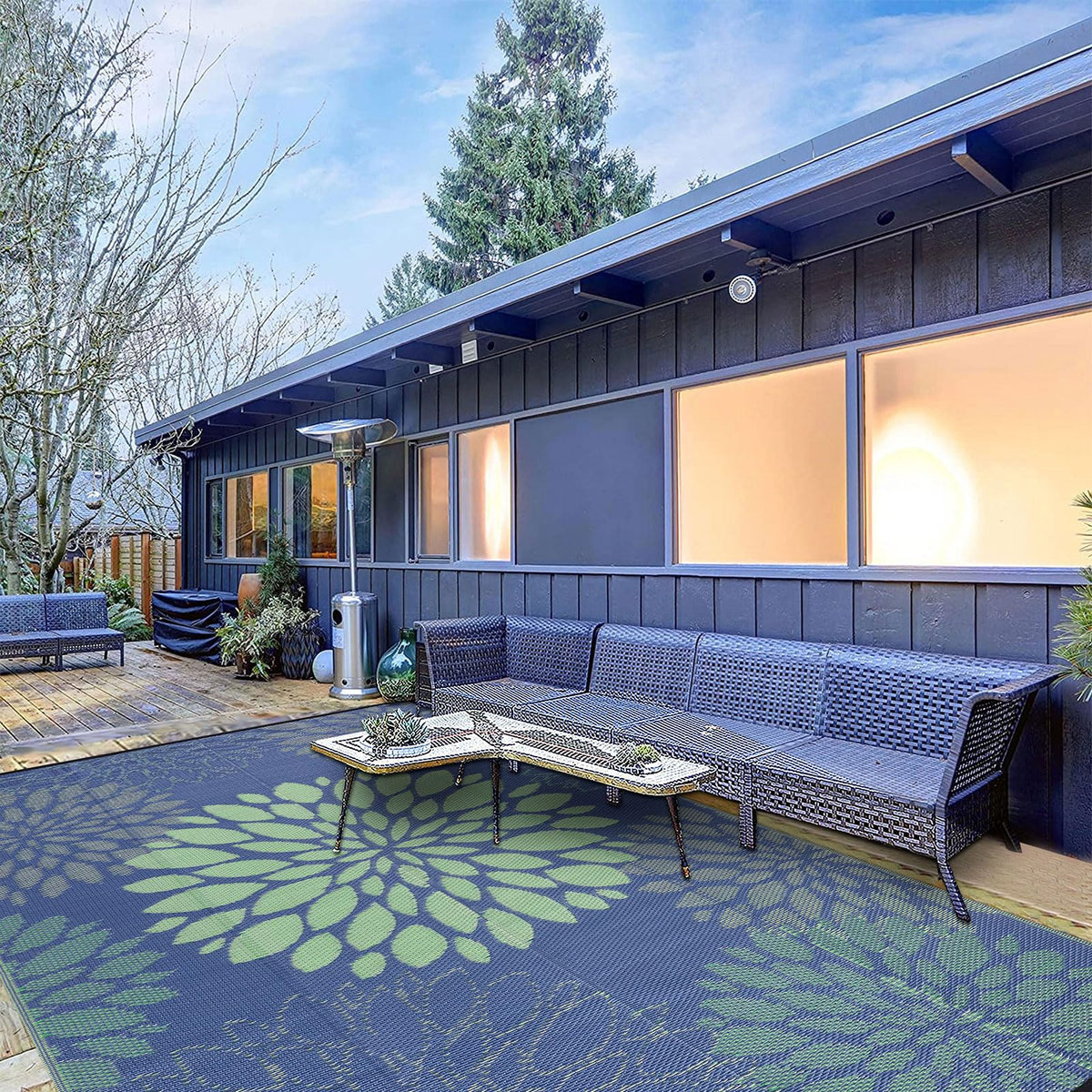 Ileading outdoor rug used on patio, deck, or garden for everyday lounging.
