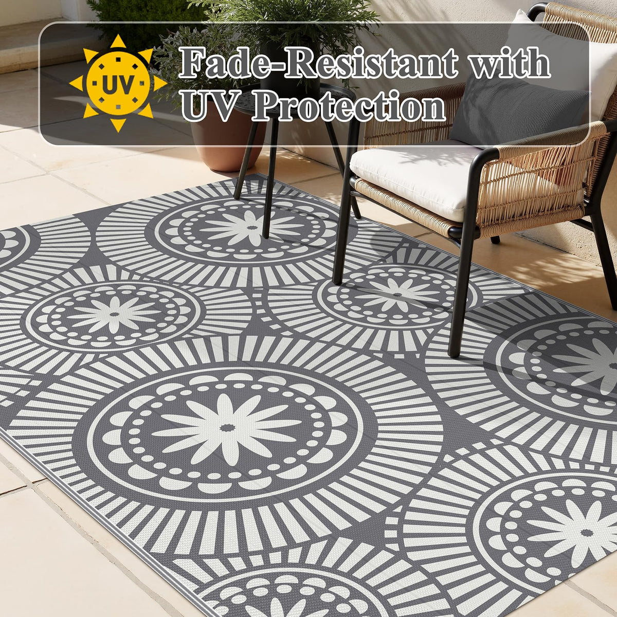 Ileading portable folding rug with bag enables simple camping setup.