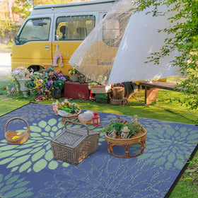 Ileading stain-resistant waterproof material keeps its look with hose-down cleaning.